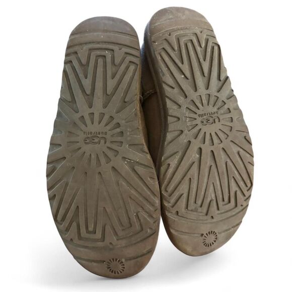 Womens Ugg Classic Boots SZ 6 - Picture 4 of 4